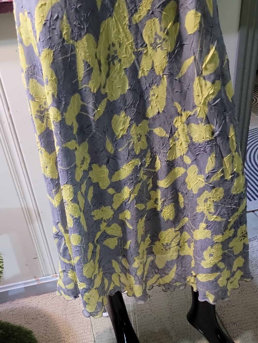 Parsley & Sage Gray Tea Length Dress with Yellow Floral Print - Picture 3 of 5